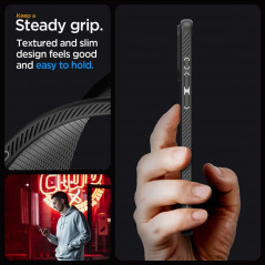 Apple iPhone 15 Pro Coque Spigen  Liquid Air Noir mat