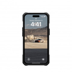 Apple iPhone 15 Coque Urban Armor Gear Monarch Étui haut de gamme  MagSAFE  Noir kevlar