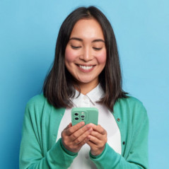 Apple iPhone 16 Plus Coque Roar Luna Monochromatique, Élégant, Un accessoire esthétique  Vert