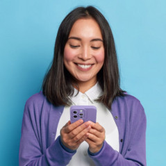 Apple iPhone 17 Pro Coque Roar Luna Monochromatique, Élégant, Un accessoire esthétique  Violet (Violet)